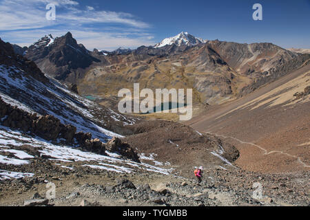 Discendente da Pico Austria sulla Cordillera Real traversa, Bolivia Foto Stock