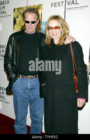 Sam Shepard e la moglie Jessica Lange arriva per il Tribeca Film Festival lo screening del suo nuovo film "Walker Payne' al Tribeca Performing Arts Center di New York il 26 aprile 2006. (UPI foto/Laura Cavanaugh) Foto Stock