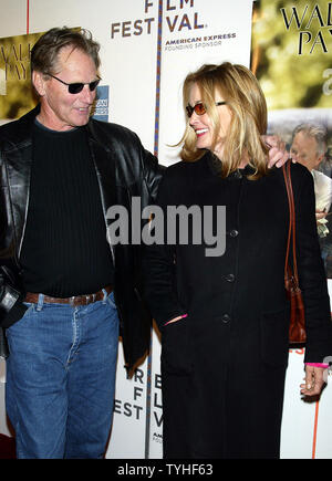 Sam Shepard e la moglie Jessica Lange arriva per il Tribeca Film Festival lo screening del suo nuovo film "Walker Payne' al Tribeca Performing Arts Center di New York il 26 aprile 2006. (UPI foto/Laura Cavanaugh) Foto Stock