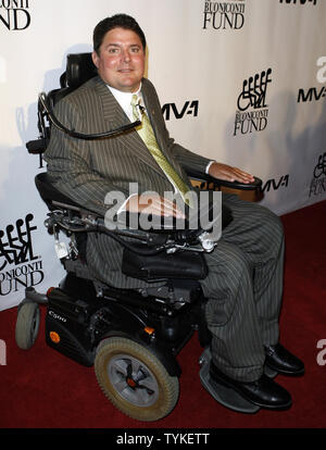 Marc Buoniconti arriva sul tappeto rosso al XXIV Edizione grandi leggende sportive La cena al Waldorf Astoria di New York City il 6 ottobre 2009. UPI/John Angelillo . Foto Stock