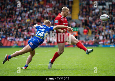 26 Maggio 2019 , Anfield Stadium, Liverpool, in Inghilterra; Dacia Magic Weekend, Betfred Super League Round 16, St Helens vs Castleford Tigers ; Giordania Abdull (6) di London Broncos mette in un kick Credito: Craig Thomas/news immagini Foto Stock