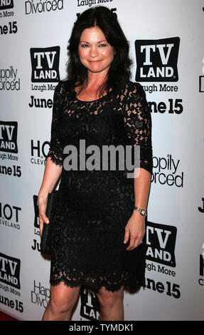 Valerie Bertinelli arriva per il TV Land premiere party per 'Hot in Cleveland' e 'felicemente divorziati' al Gansevoort Park Avenue Hotel a New York il 13 giugno 2011. UPI /Laura Cavanaugh Foto Stock