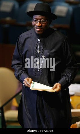 Goodluck Ebele Jonathan, Presidente e Comandante in Capo delle Forze Armate della Repubblica federale della Nigeria, risolve la 66ma sessione dell Assemblea Generale delle Nazioni Unite presso le Nazioni Unite il 21 settembre 2011 a New York City. UPI/Monika Graff Foto Stock