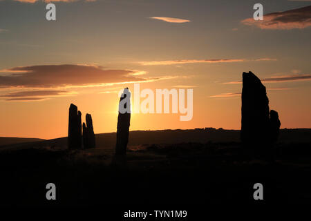 Anello di Brodgar al tramonto in estate di Orkney continentale Foto Stock