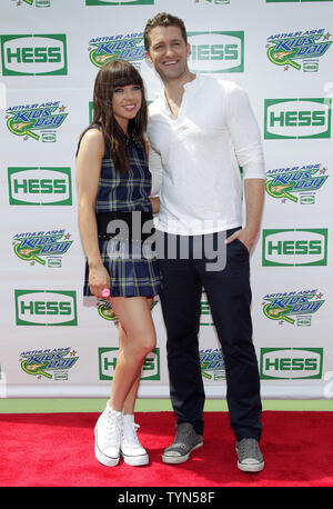 Carly Rae Jepsen e Matthew Morrison arriva a Arthur Ashe Kids Day in Arthur Ashe Stadium dell'U.S. Open Tennis campionati a Billie Jean King National Tennis Center a New York City il 25 agosto 2012. UPI/John Angelillo Foto Stock