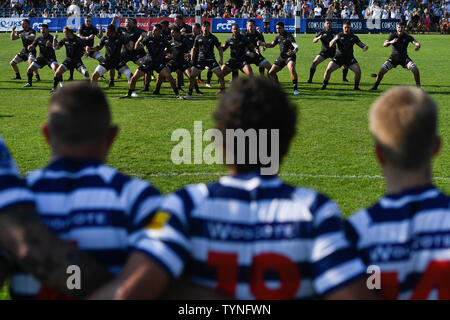 Praga, Repubblica Ceca. Il 26 giugno, 2019. Nuova Zelanda giocatori eseguire tha Haka prima del rugby visualizza Repubblica Ceca vs. Nuova Zelanda ambasciatori (in nero), che ha avuto luogo a Praga Repubblica Ceca, Mercoledì, 26 giugno 2019. Credito: Michal Kamaryt/CTK foto/Alamy Live News Foto Stock