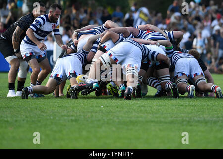 Praga, Repubblica Ceca. Il 26 giugno, 2019. Il rugby visualizza Repubblica Ceca vs. Nuova Zelanda ambasciatori (in nero) ha avuto luogo a Praga Repubblica Ceca, Mercoledì, 26 giugno 2019. Credito: Michal Kamaryt/CTK foto/Alamy Live News Foto Stock