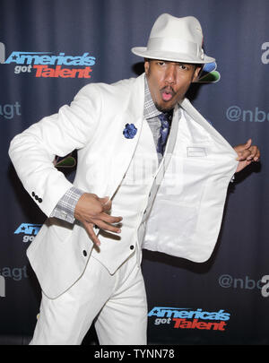 Nick Cannon arriva sul tappeto rosso per il "America's Got Talent' Pre-Show Red Carpet evento al Radio City Music Hall di New York City il 23 luglio 2013. UPI/John Angelillo Foto Stock