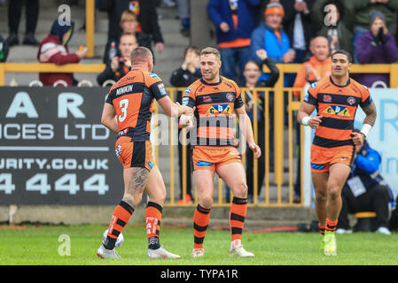 13 giugno 2019 , Mend-a-tubo Jungle, Inghilterra; Betfred Super League, rotonda 18, Castleford Tigers vs Hull FC ; Greg Minikin (3) di Castleford Tigers celebra la sua prova a credito: Mark Cosgrove/news immagini Foto Stock