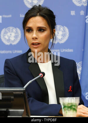 Designer di moda Victoria Beckham risposte domande journalistsÕ dopo l UNAIDS ha nominato Sua internazionale di Ambasciatrice di buona volontà nel corso di una conferenza stampa che si è svolta presso le Nazioni Unite il 25 settembre 2014 a New York City. Beckham dice che lei lavorerà per aiutare le donne e i bambini esposti al virus HIV a ricevere cure mediche. UPI /Monika Graff Foto Stock