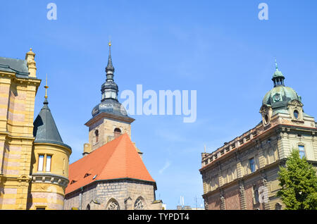 Storico monastero francescano situato nei pressi della piazza principale di Plzen, Repubblica Ceca. La chiesa e il Monastero francescano sono tra le città più vecchi edifici. Pilsen, Boemia occidentale, Cechia. Foto Stock