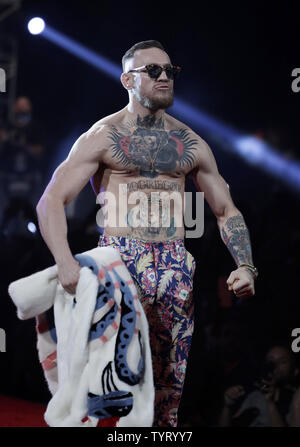 Fighter Conor McGregor arriva per il suo tour stampa news conferenza con Floyd Mayweather Jr. presso Barclays Center su luglio 13, 2017 a New York City. I due si lotta in un incontro di boxe a Las Vegas su agosto 26th, 2017. Foto di Jason Szenes/UPI Foto Stock