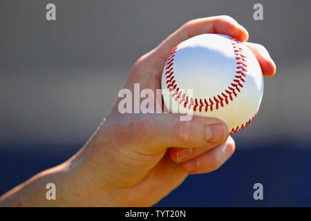 Brocca di presa di una partita di baseball. Foto Stock