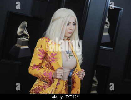 Ava Max arriva sul tappeto rosso al sessantesimo Annual Grammy Awards cerimonia al Madison Square Garden di New York il 28 gennaio 2018. La rete di CBS trasmetterà lo spettacolo live dal Madison Square Garden di New York City. Sarà la prima volta dal 2003 che la cerimonia non sarà tenuto a Los Angeles. Foto di Dennis Van Tine/UPI Foto Stock