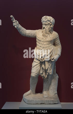 Attore come Papposilenus. Marmo romana copia datato intorno al 100 DC dopo un originale greco del IV secolo A.C. sul display dell'Altes Museum di Berlino in Germania. L'attore Indossa il costume di lana del vecchio Sileno dal sottotetto satiro play del periodo classico. Satiri e Silenoi formato il coro in il satiro play, guidato da Papposilenus. Foto Stock