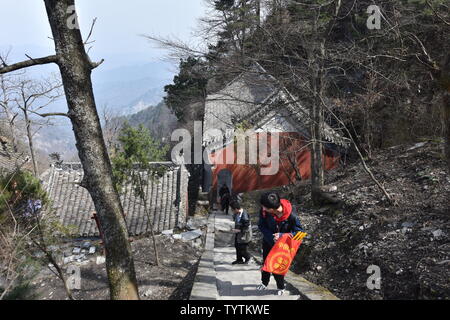 Fotografato in Wudang montagna, provincia di Hubei in aprile 2019 Foto Stock