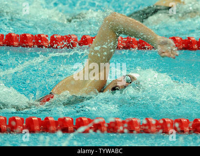 Stati Uniti d'America Peter Vanderkaay compete in calore 7 di uomini del 200 Metri di Freestyle presso il Centro Acquatico Nazionale (Cubo Acqua) durante le 2008 Olimpiadi di estate a Pechino, in Cina, il 10 agosto 2008. (UPI foto/Roger L. Wollenberg) Foto Stock