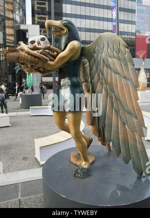 Sculture eretto vicino alla foresta di Lanterna su Granville Street sono parte delle olimpiadi culturali del festival lunare che conduce fino al Vancouver 2010 Olimpiadi invernali di Vancouver, British Columbia, 26 gennaio 2010. UPI /Heinz Ruckemann Foto Stock