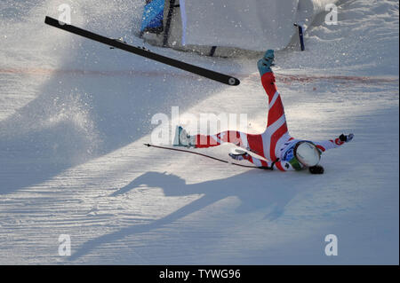 La Svizzera Dominique Gisin si blocca durante la donna in discesa durante la invernali di Vancouver 2010 a Whistler Creekside in Whistler, Canada il 17 febbraio 2010. UPI/Kevin Dietsch Foto Stock