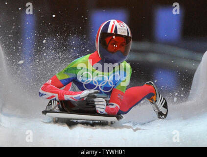 Gran Bretagna Amy Williams celebra come vince l'oro nel femminile scheletro durante l'invernali di Vancouver 2010 in Whistler, Canada il 19 febbraio 2010. UPI/Kevin Dietsch Foto Stock