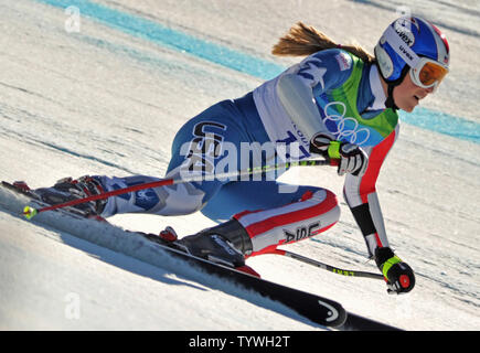 Stati Uniti d'America's Lindsey Vonn compete nel Signore' Super-G durante il invernali di Vancouver 2010 in Whistler, Canada il 20 febbraio 2010. Vonn ha conquistato l'argento con il tempo di 1:20.88. UPI/Kevin Dietsch Foto Stock