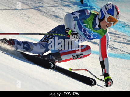 Stati Uniti d'America's Lindsey Vonn compete nel Signore' Super-G durante il invernali di Vancouver 2010 in Whistler, Canada il 20 febbraio 2010. Vonn ha conquistato l'argento con il tempo di 1:20.88. UPI/Kevin Dietsch Foto Stock