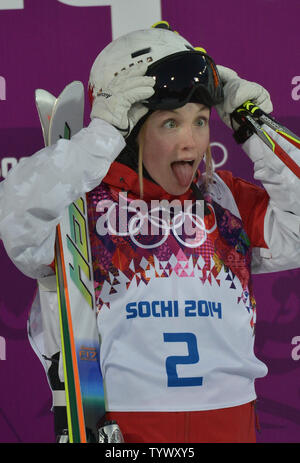 Canadese Dufour-Lapointe Justine fa una faccia per la telecamera dopo la concorrenza in campo femminile gobbe quarti di finale in Hamm Stadium al Rosa Khutor Extreme Park durante il Sochi 2014 Olimpiadi invernali il 6 febbraio 2014 in Krasnaya Polyana, Russia. UPI/Kevin Dietsch Foto Stock