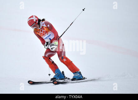 La Svizzera Lara Gut reagisce dopo la concorrenza nel lo slalom di Ladies' Super combinate a Sochi 2014 Olimpiadi invernali il 10 febbraio 2014 in Krasnaya Polyana, Russia. UPI/Kevin Dietsch Foto Stock