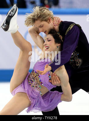 U.S. duo Meryl Davis e Charlie White eseguire durante il pattinaggio artistico: la danza su ghiaccio danza libera durante l'evento Sochi Olimpiadi invernali il 17 febbraio 2014. Il duo ha vinto la medaglia d'oro. UPI/Maya Vidon-White Foto Stock