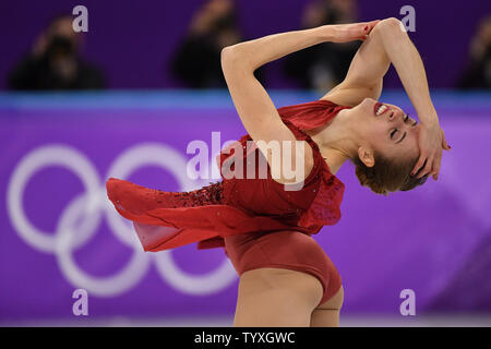 Carolina Kostner di Italia compete nel Signore pattinaggio singolo breve programma durante il Pyeongchang 2018 Olimpiadi invernali, a Gangneung Ice Arena in Gangneung, Corea del Sud, il 21 febbraio 2018. Foto di Richard Ellis/UPI Foto Stock
