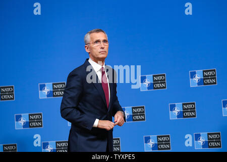 Bruxelles, Belgio. Il 26 giugno, 2019. Il Segretario Generale della NATO Jens Stoltenberg partecipa a una conferenza stampa durante una ministri della difesa della NATO incontro presso la sede della NATO a Bruxelles, in Belgio, il 26 giugno 2019. Ministri della difesa della NATO si sono incontrati a Bruxelles mercoledì per iniziare a due giorni di colloqui sulle principali sfide in materia di sicurezza. Credito: Zhang Cheng/Xinhua/Alamy Live News Foto Stock