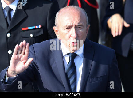 Ministero degli interni francese Gérard Collomb assiste l annuale per il giorno della Bastiglia parata militare lungo la Avenue des Champs Elysees di Parigi il 14 luglio 2018. Foto di David Silpa/UPI Foto Stock