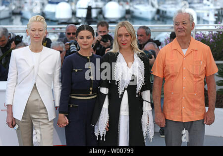 (Da l a r) Tilda Swinton, Selena Gomez, Chloe Sevigny e Bill Murray arriva a un photocall per il film "I morti non muoiono' durante la 72annuale internazionale di Cannes Film Festival di Cannes, Francia il 15 maggio 2019. Foto di David Silpa/UPI Foto Stock