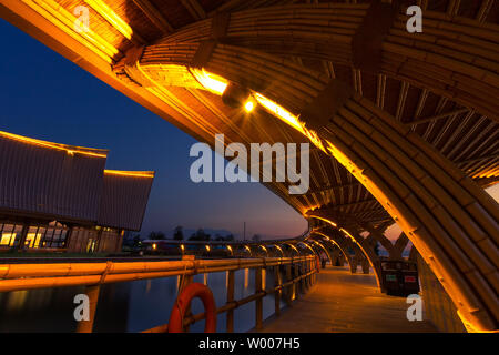La costruzione della torre Daguan antica Yunnan Wetland Park Foto Stock