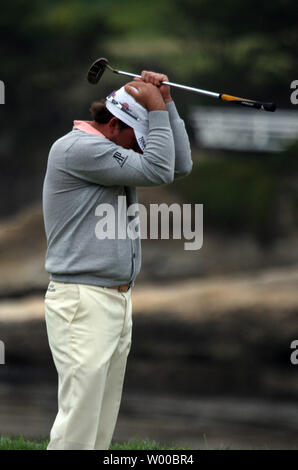 Graeme McDowell dell Irlanda del Nord celebra conquistando la U.S. Aprire Pebble Beach, in California, il 20 giugno 2010. UPI/Terry Schmitt Foto Stock