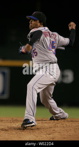 New York Mets a partire lanciatore Pedro Martinez getta contro l'Arizona Diamondbacks in Phoenix, AZ 11 Giugno 2006. (UPI foto/avrà poteri) Foto Stock