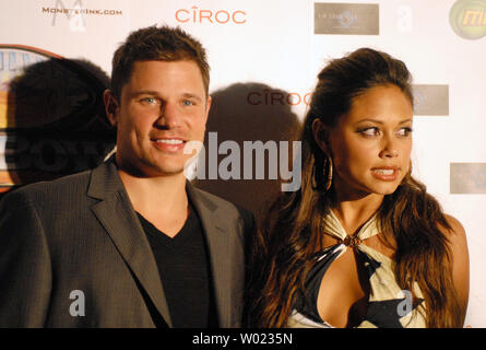 Nick Lachey (L) e Vanessa Minnillo frequentare il Super Skin Celebrity Golf Classic pre-party in Scottsdale, Arizona on gennaio 31, 2008. (UPI foto/Alexis C. Glenn) Foto Stock