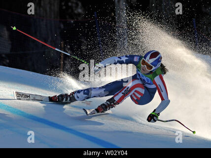 Stati Uniti d'America's Lindsey Vonn compete nel Signore' Super-G durante il invernali di Vancouver 2010 in Whistler, Canada il 20 febbraio 2010. Vonn ha conquistato l'argento con il tempo di 1:20.88. UPI/Kevin Dietsch Foto Stock