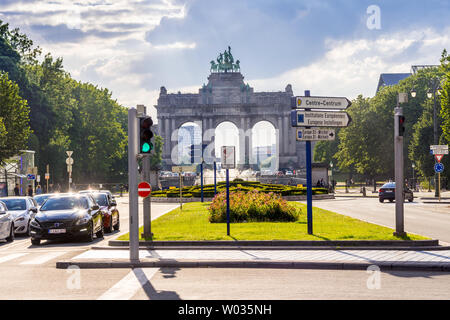 Arcade du Cinquantenaire (arco trionfale), Etterbeek, Bruxelles, Belgio. Foto Stock