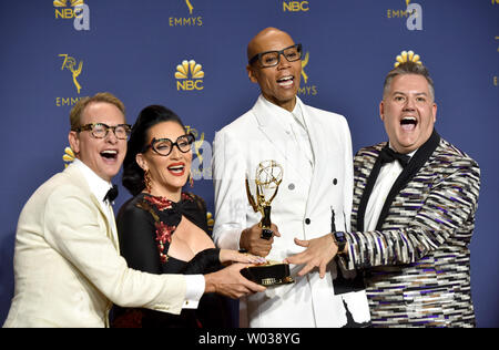 Carson Kressley, Michelle Visage, RuPaul, e Ross Mathews, vincitori del premio per il miglior programma di Reality-Competition per "RuPaul's Drag Race,' appare dietro le quinte durante il settantesimo annuale di Primetime Emmy Awards di Microsoft, presso il teatro in downtown Los Angeles il 17 settembre 2018. Foto di Christine masticare/UPI Foto Stock