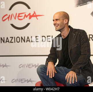 Edoardo Ponti arriva a una foto chiamata per il film "Il turno di notte lo fanno le stelle (l'Nightshift appartiene alle stelle)' nel corso della settima edizione del festival Roma Festival Internazionale del Film di Roma il 10 novembre 2012. UPI/David Silpa Foto Stock