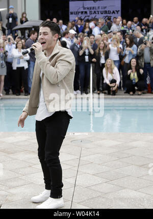 Nick Jonas suona presso le ruote fino Super sabato partito del portellone, uno degli eventi che conduce fino al Super Bowl XLIX, al Maya giorno + Night Club in Scottsdale, AZ il 31 gennaio 2015. Super Bowl XLIV conterrà i Seattle Seahawks e il New England Patriots il 1 Febbraio presso la University of Phoenix Stadium di Glendale, in Arizona. Foto di Giovanni Angelillo/UPI Foto Stock