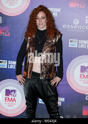 Jess Glynne arriva a MTV Europe Music Awards a Glasgow in Scozia il 9 novembre 2014. UPI/David Silpa Foto Stock