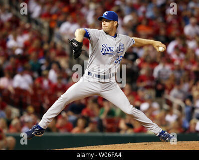 Kansas City Royals brocca Ron Mahay ottiene il St. Louis Cardinals 1-2-3 nell'ottavo inning al Busch Stadium di St Louis il 17 giugno 2008. Kansas City ha vinto il gioco 2-1. (UPI foto/Bill Greenblatt) Foto Stock