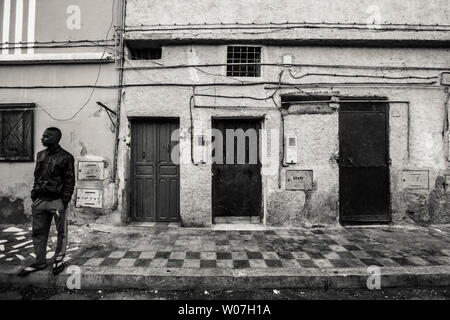 Africa, Mauritania, Ayoun, Sanmao ex residenza, ex residenza, Sanmao, scrittore Taiwanese, strade, città, giunzioni, immobili, edifici, bambini, residenti, strade e case Foto Stock