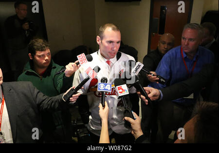 Ex Arizona Diamondbacks primo baseman Paolo Goldschmidt, parla ai giornalisti al Busch Stadium di St Louis il 7 dicembre 2018. Goldschmidt è stato commerciato a Saint Louis per Luca Weaver, Carson Kelly, Andy giovane e un round B di progetto di compensazione di prelievo. Goldschmidt, 31, è un due volte MVP runner-up che ha mediato tra 31 e 105 RBIs per 162 giochi in tutta la sua carriera. Foto di Bill Greenblatt/UPI Foto Stock