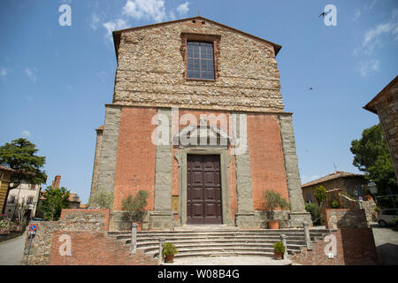 La facciata della Collegiata di San Michele Arcangelo a Lucignano, Toscana, Italia. Foto Stock