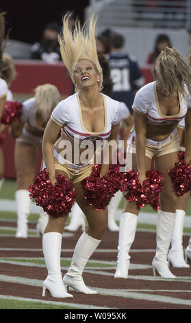 San Francisco 49ers Gold Rush intrattenere tra quarti contro Dallas Cowboys a Levi's Stadium di Santa Clara in California il 9 agosto 2018. Il 49ers sconfitto il cowboy 24-21. Foto di Terry Schmitt/UPI Foto Stock