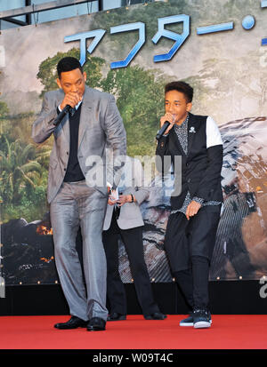 Attore Will Smith(L) e Jaden Smith frequentare il Giappone premiere per il film "Dopo la terra' a Tokyo in Giappone il 1 maggio 2013. Il film si aprirà il 21 giugno in Giappone. UPI/Keizo Mori Foto Stock