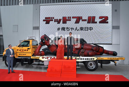 Attore Ryan Reynolds(R) e attrice Shioli Kutsuna frequentare il Giappone premiere per il film 'Deadpool 2' a Tokyo in Giappone il 29 maggio 2018. Questo film sarà aperto il 1 giugno in Giappone. Foto di Keizo Mori/UPI Foto Stock